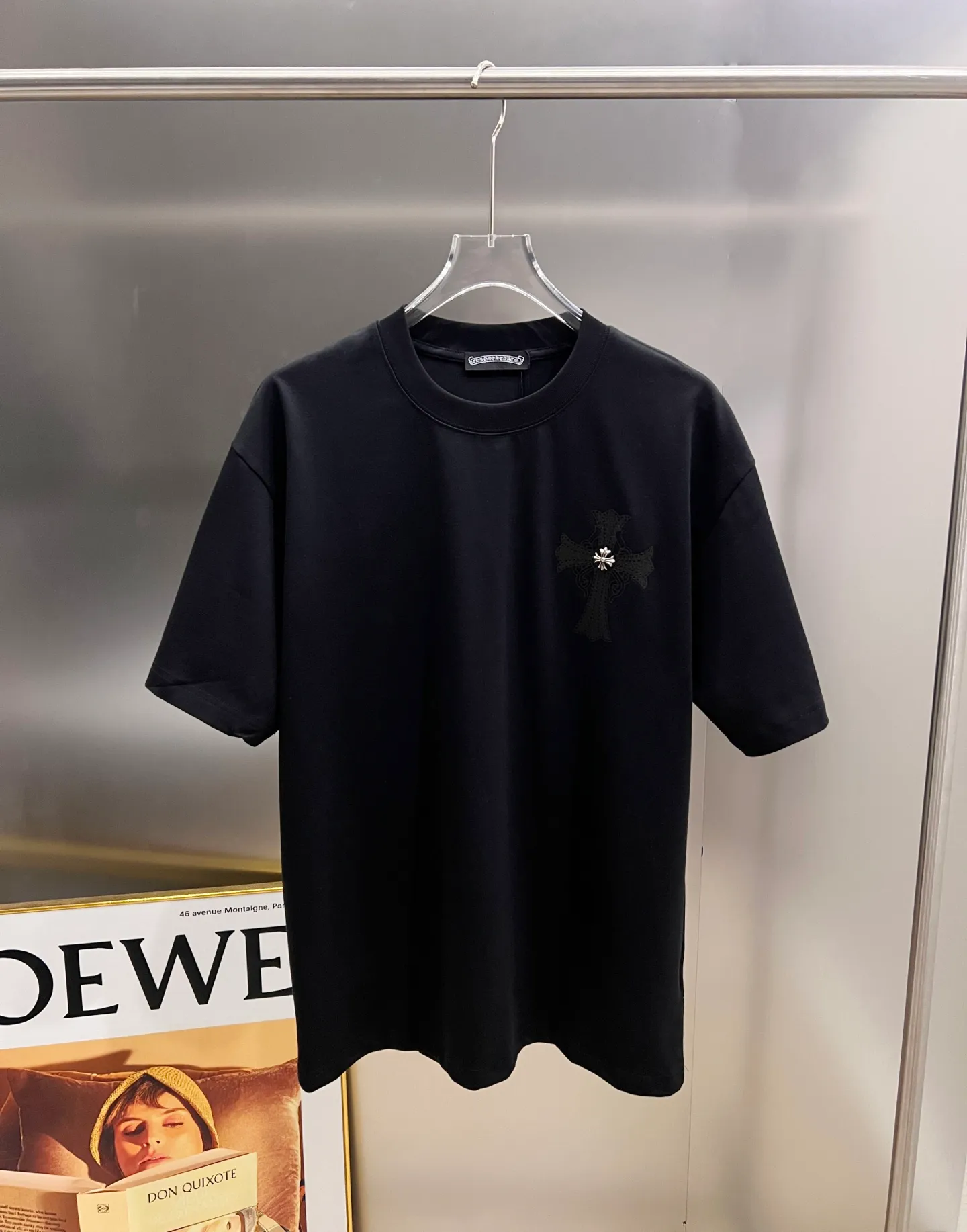 🅿️190 CH Crow 2025 Autumn and Winter New Short-sleeved T-shirt Cross leather craft Customized hardware metal + Middle Eastern Australian diamond design craft The real thing is great🔥Same style for men and women, loose version Size S M L XL XXL Five sizes black white